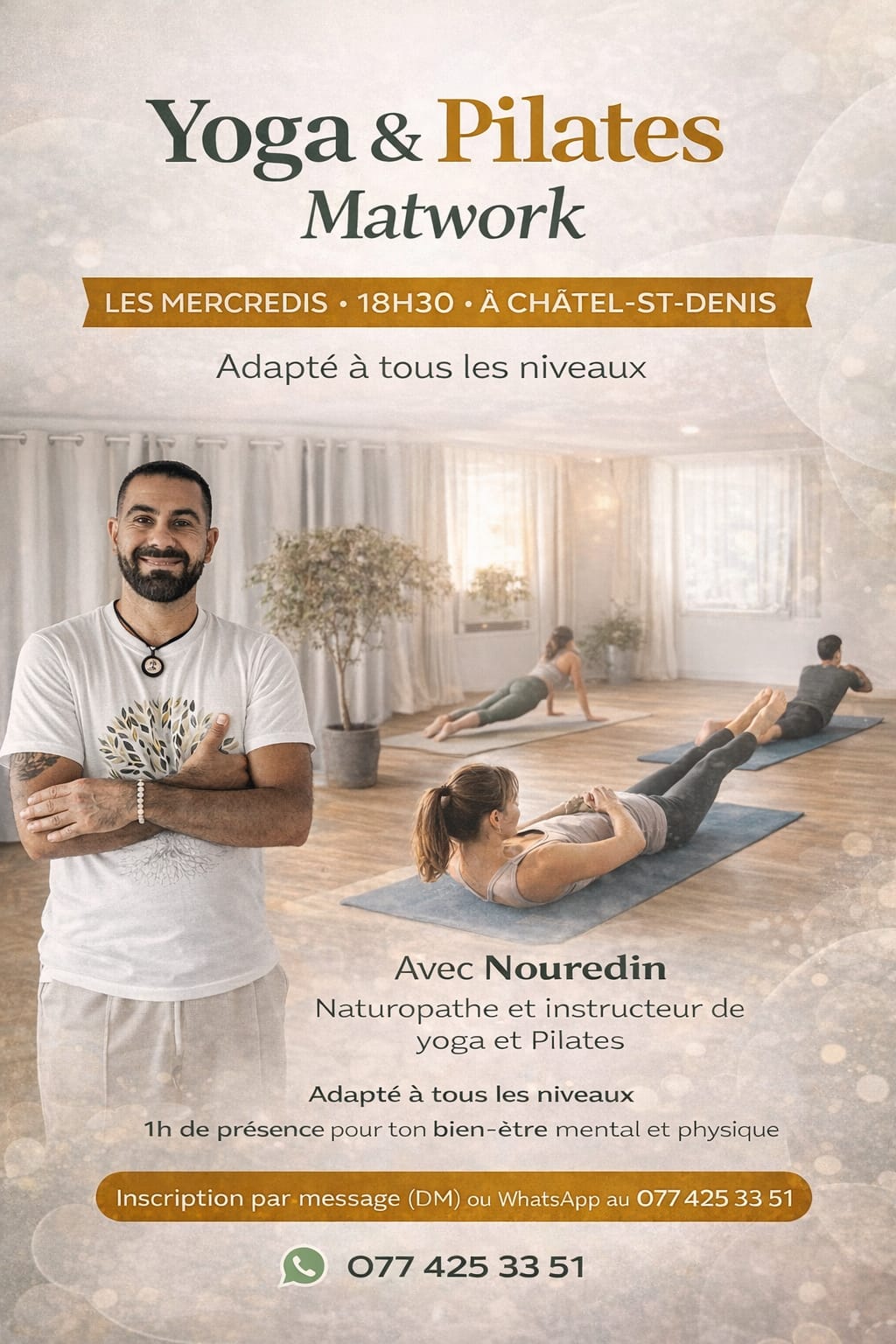 Cours de Yoga et Pilates avec un instructeur et des participants dans une salle de pratique.